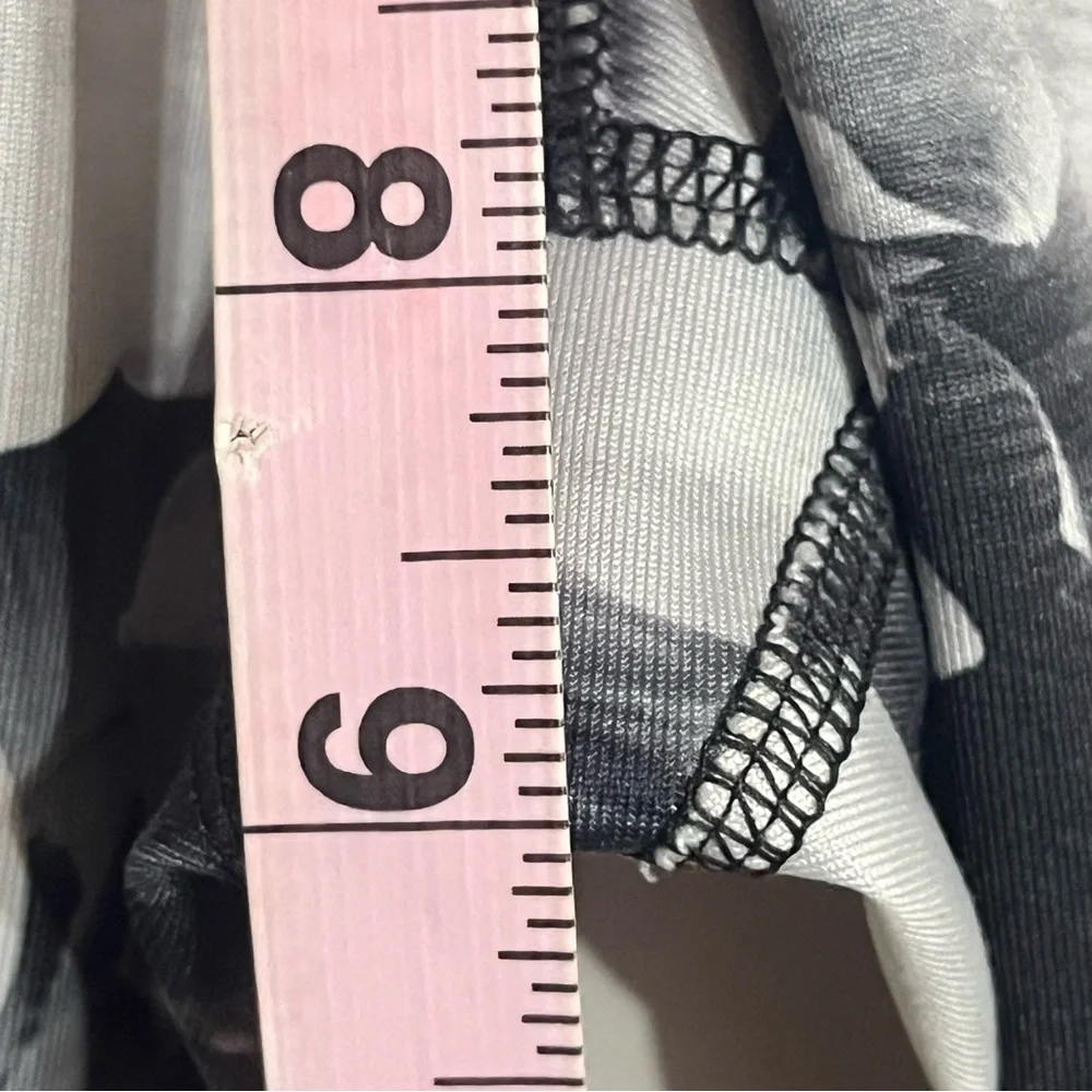 Girls Old Navy Active Leggings Go Dry Black White Tie Dye‎ Size 10-12